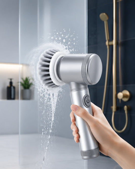 Brosse rotative électrique nettoyant une paroi de douche pour enlever le calcaire